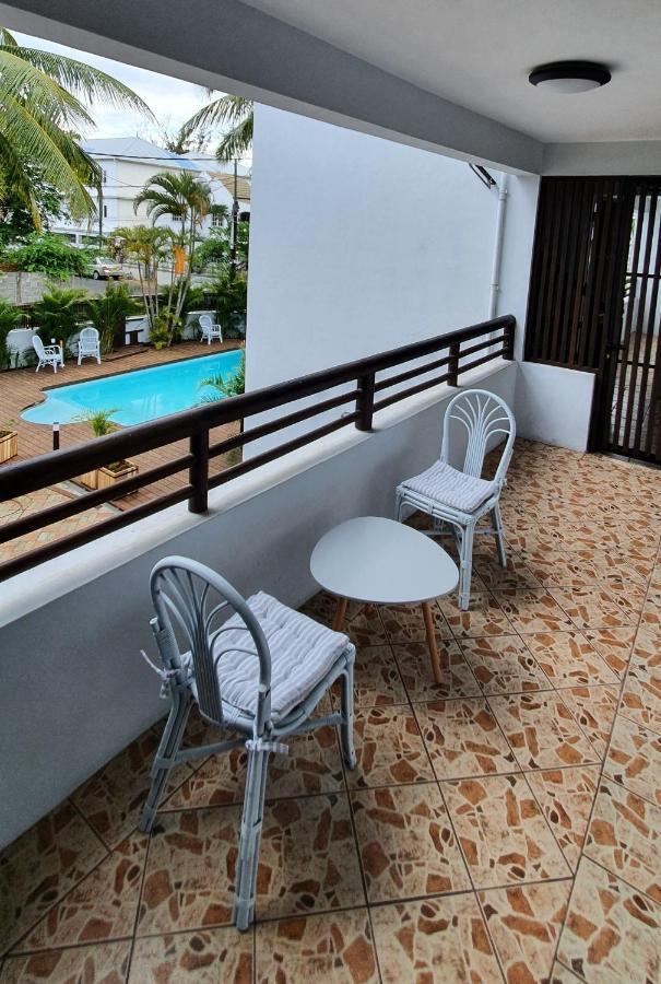 Les Cerisiers - Exclusive Beach Residence - 3 Bedroom Modern Apartment, Flic En Flac ภายนอก รูปภาพ